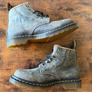 Dr. Martens Antique 101  pebble Leather Lace Up Boot